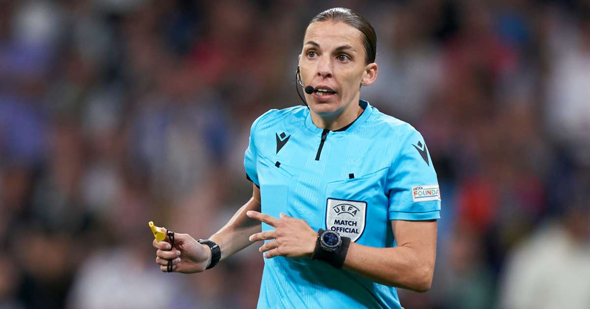 फ्रेपार्ट पुरुष विश्वकप खेलको पहिलो महिला रेफ्री बनेकी छिन्